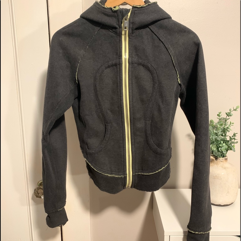 Lululemon Scuba hoodie-vintage/throwback style